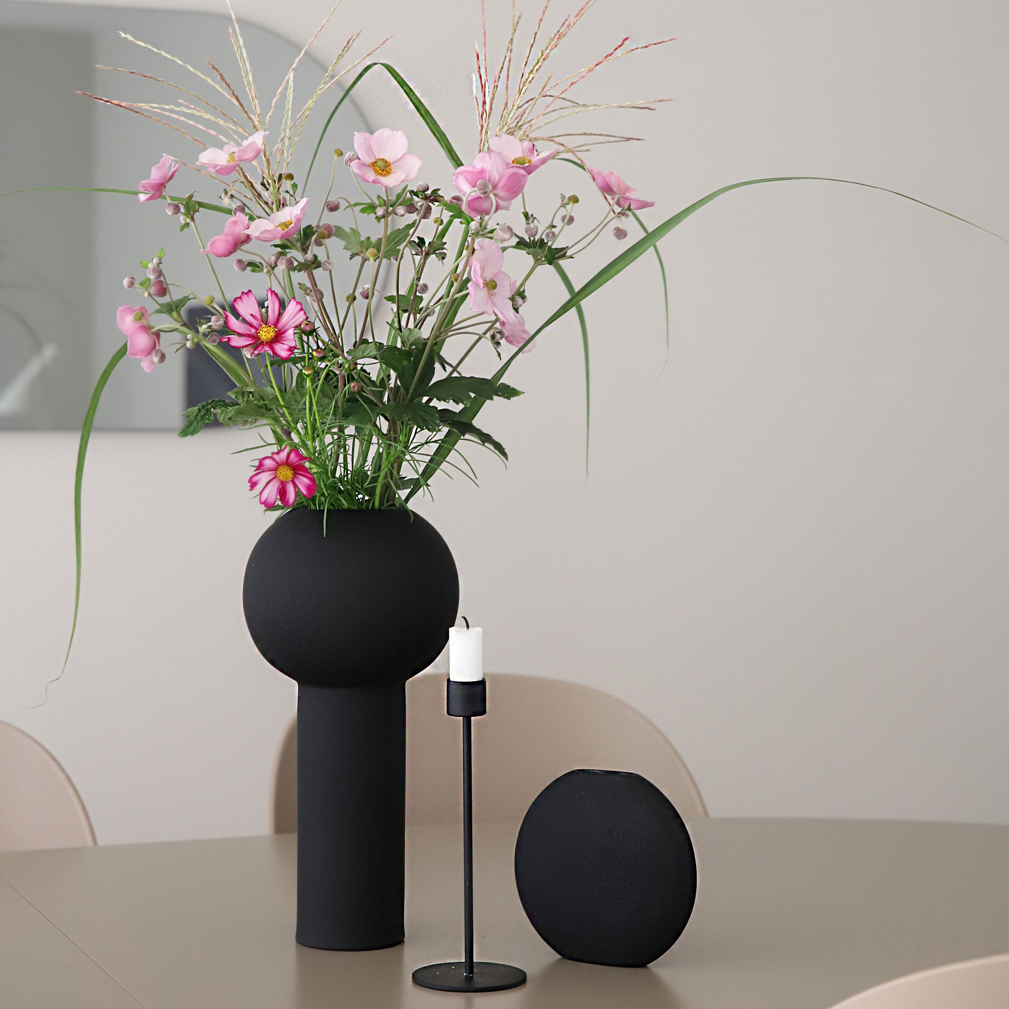 Pillar Vase 32 Cm Sort Fra Cooee Design Hurtig Levering