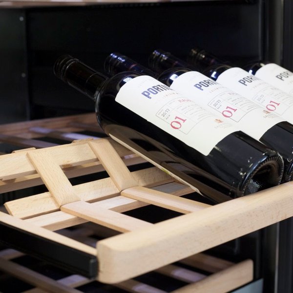WineChef Pro 126-2D vinkylskåp