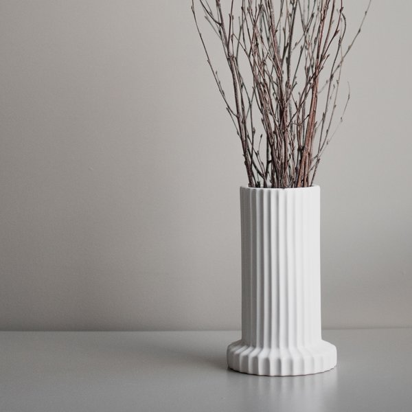 Stripe vase, shiny white