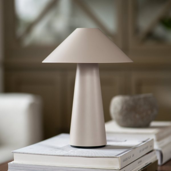 Cannes IP44 bærbar bordlampe, beige