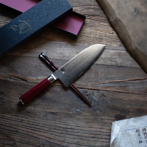 Bred Santokukniv 19 cm Shun Classic Red – Limited Edition