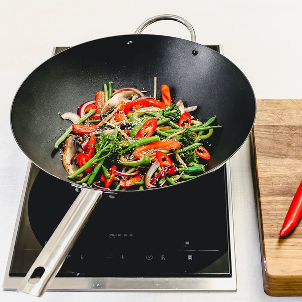 Professionell wok kolstål 35,5 cm Non-stick