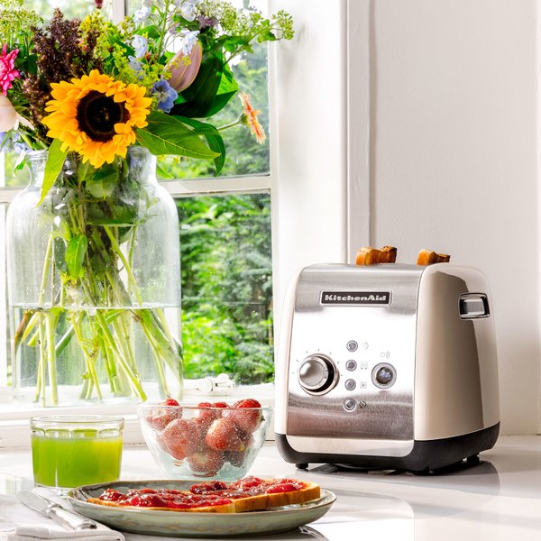 Skalk Evakuering Imagination Toaster 2-skiver Creme fra KitchenAid » Gratis Levering