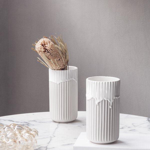 Vase 20cm Hvit med Rennende Glassur